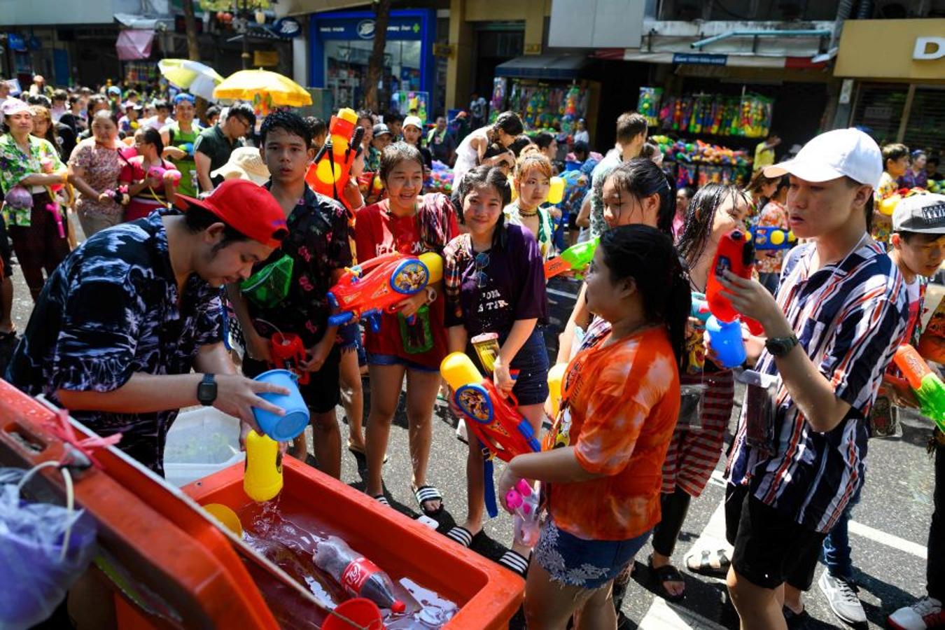 El Songkran o festival del agua, es una de las grandes festividades del budismo con la que se inicia el Año Nuevo tailandés.