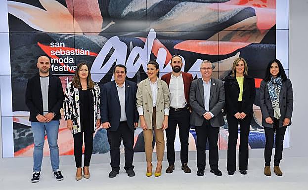 Organizadores de la Semana de la Moda en la presentación que se llevó a cabo ayer en Donostia.