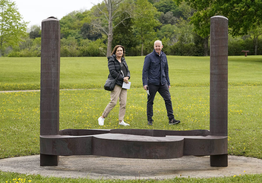 Un goteo incesante de visitantes vuelve a dar vida a Chillida Leku en la aapertura oficial al público este miércoles