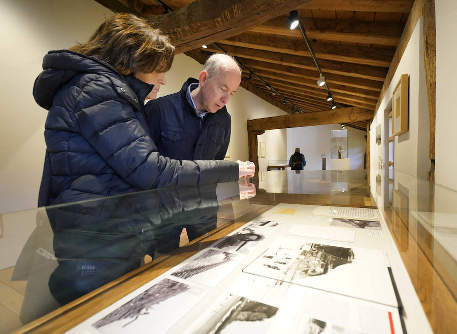Un goteo incesante de visitantes vuelve a dar vida a Chillida Leku en la aapertura oficial al público este miércoles