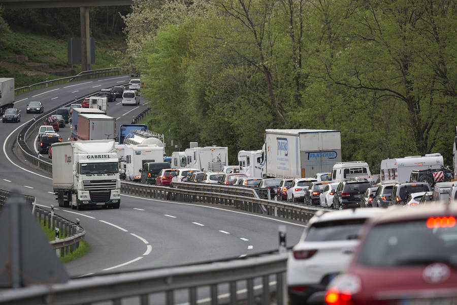 Las colas han superado los nueve kilómetros en sentido Francia