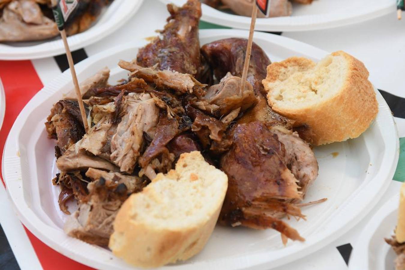 Más de 2.000 ovejas cruza este miércoles por la mañana el casco histórico de Ordizia. Serán protagonistas, como cada miércoles de Pascua, del Artzain Eguna o Día del Pastor en la localidad goierriarra.