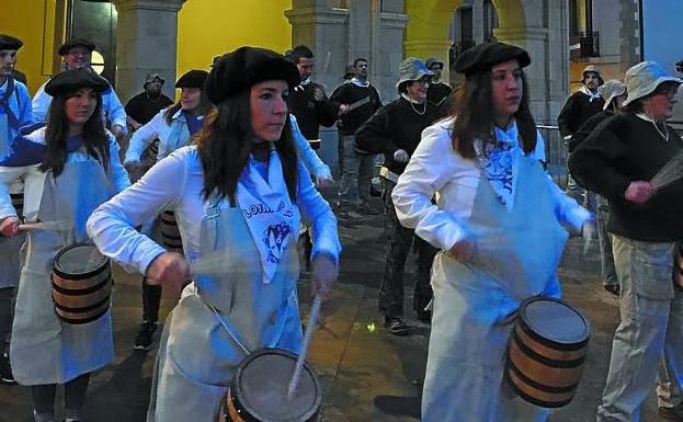 La retreta. La tamborrada de este año será en la plaza.