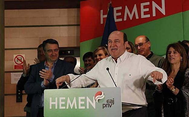 Andoni Ortuzar durante su intervención. 