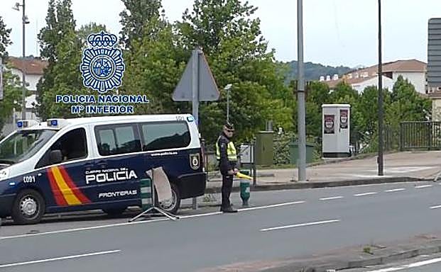 Desmantelan un grupo que traficaba con inmigrantes en la frontera de Irun