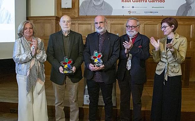 Entrega de los premios Covite a Fernando Aramburu y Raúl Guerra Garrido