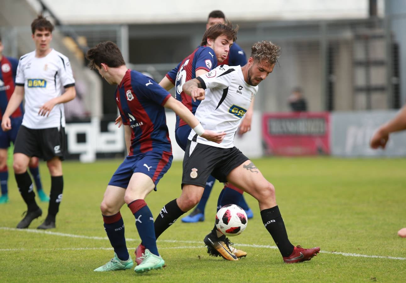 Los irundarras han derrotado por 2-0 al Vitoria en Gal.