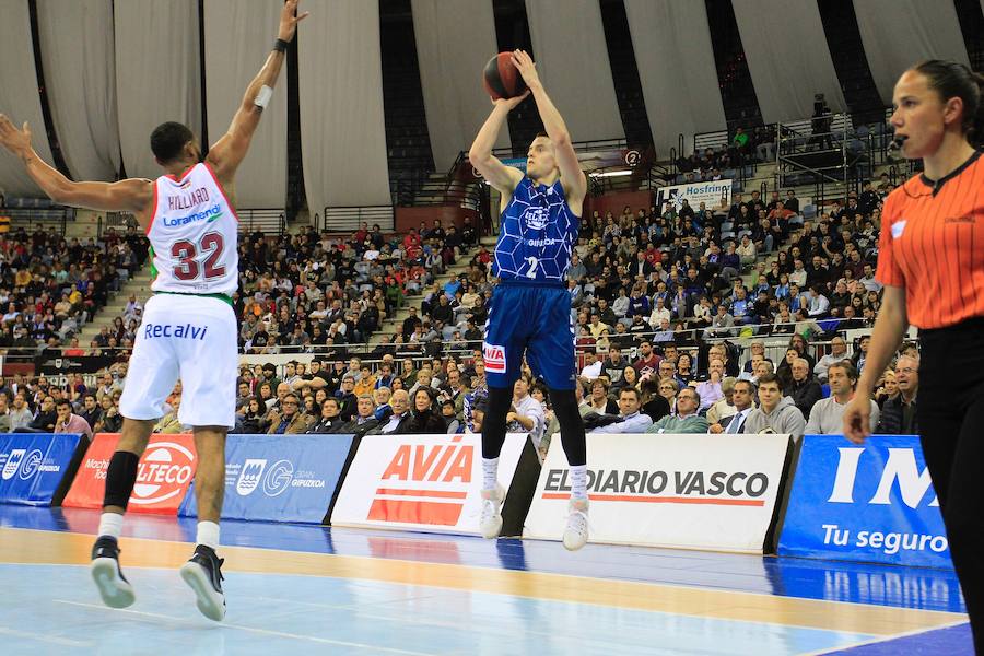El GBC-Delteco ha perdido 77-87 ante el Baskonia en casa.