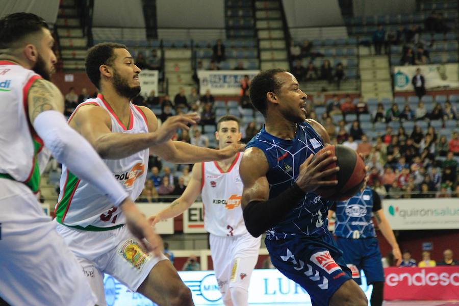 El GBC-Delteco ha perdido 77-87 ante el Baskonia en casa.