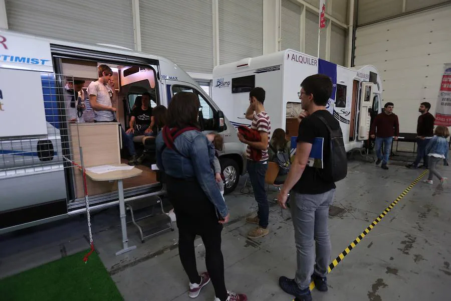 El recinto ferial Ficoba de Irun acoge este fin de semana la feria del caravaning, campers y furgonetas Caravantur 2019 con la participación de una veintena de expositores con productos de 40 marcas diferentes. El evento está coorganizado por Ficoba y EL DIARIO VASCO.