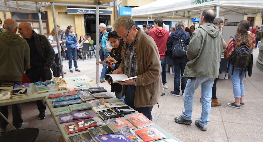 Literaturaren udaberriko plaza bilakatu du, beste behin, Literaturiak gipuzkoar kostaldeko udalerria. 'Maskara' du aurten ardatz jaialdiak, eta kontzeptu horri lotutako 'Zu naiz, ni zara', da leloa; Anjel Lertxundi omendu dute 'Otto Pette' eleberriaren 25. urteurrena ospatzeko. 
