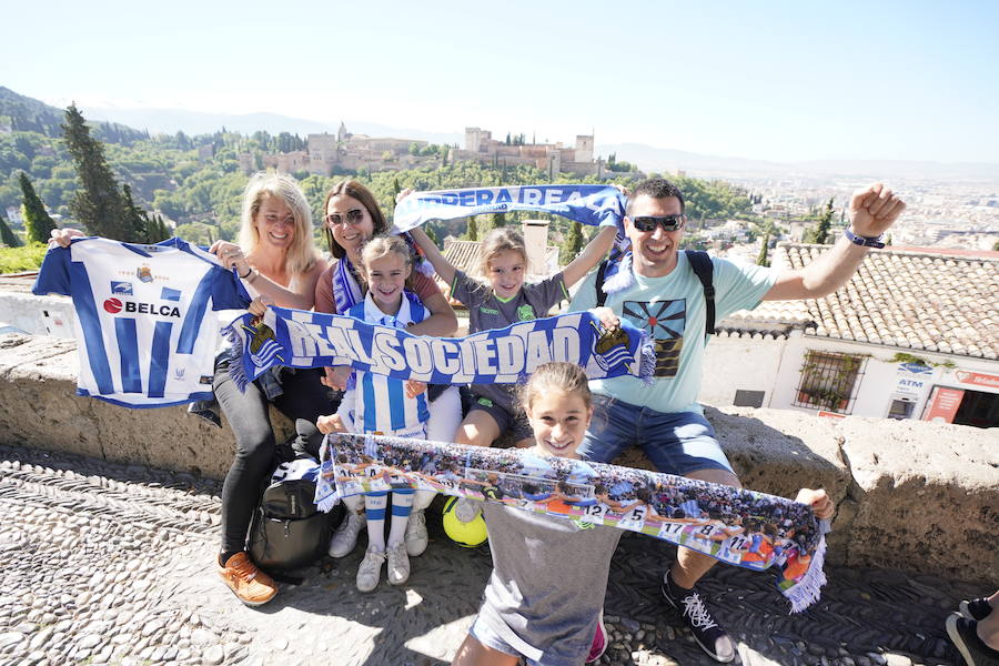 Miles de aficionados de la Real Sociedad se han desplazado a Granada para animar a las jugadoras en la final de la Copa de la Reina
