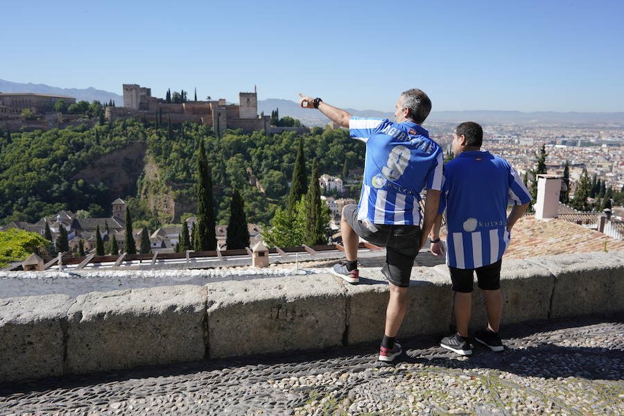 Miles de aficionados de la Real Sociedad se han desplazado a Granada para animar a las jugadoras en la final de la Copa de la Reina