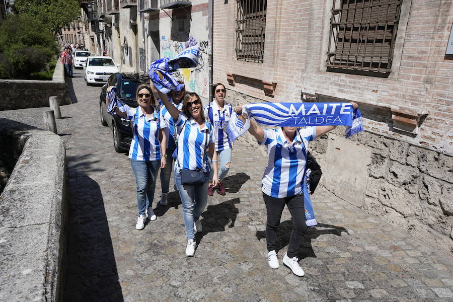 Miles de aficionados de la Real Sociedad se han desplazado a Granada para animar a las jugadoras en la final de la Copa de la Reina