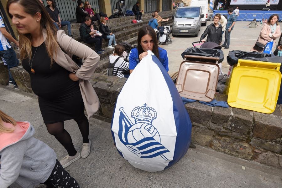 Niños y mayores se han acercado hasta la Trini para vivir la final de la Copa de la Reina 