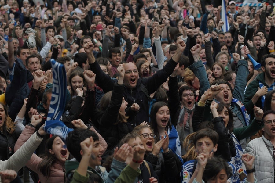 Niños y mayores se han acercado hasta la Trini para vivir la final de la Copa de la Reina 