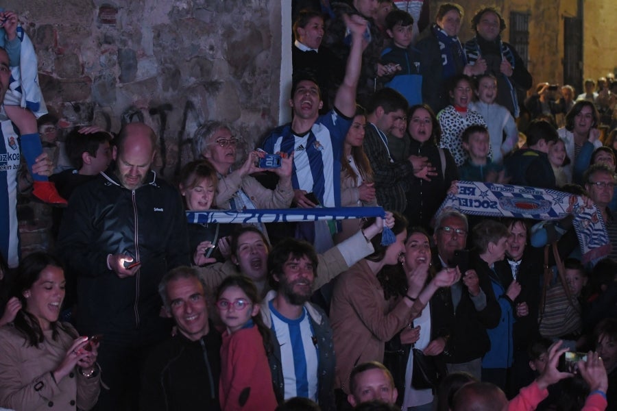 Niños y mayores se han acercado hasta la Trini para vivir la final de la Copa de la Reina 
