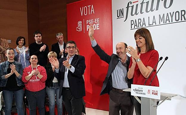 En Bilbao . Rubalcaba, en un acto con el PSE-EE en 2015.