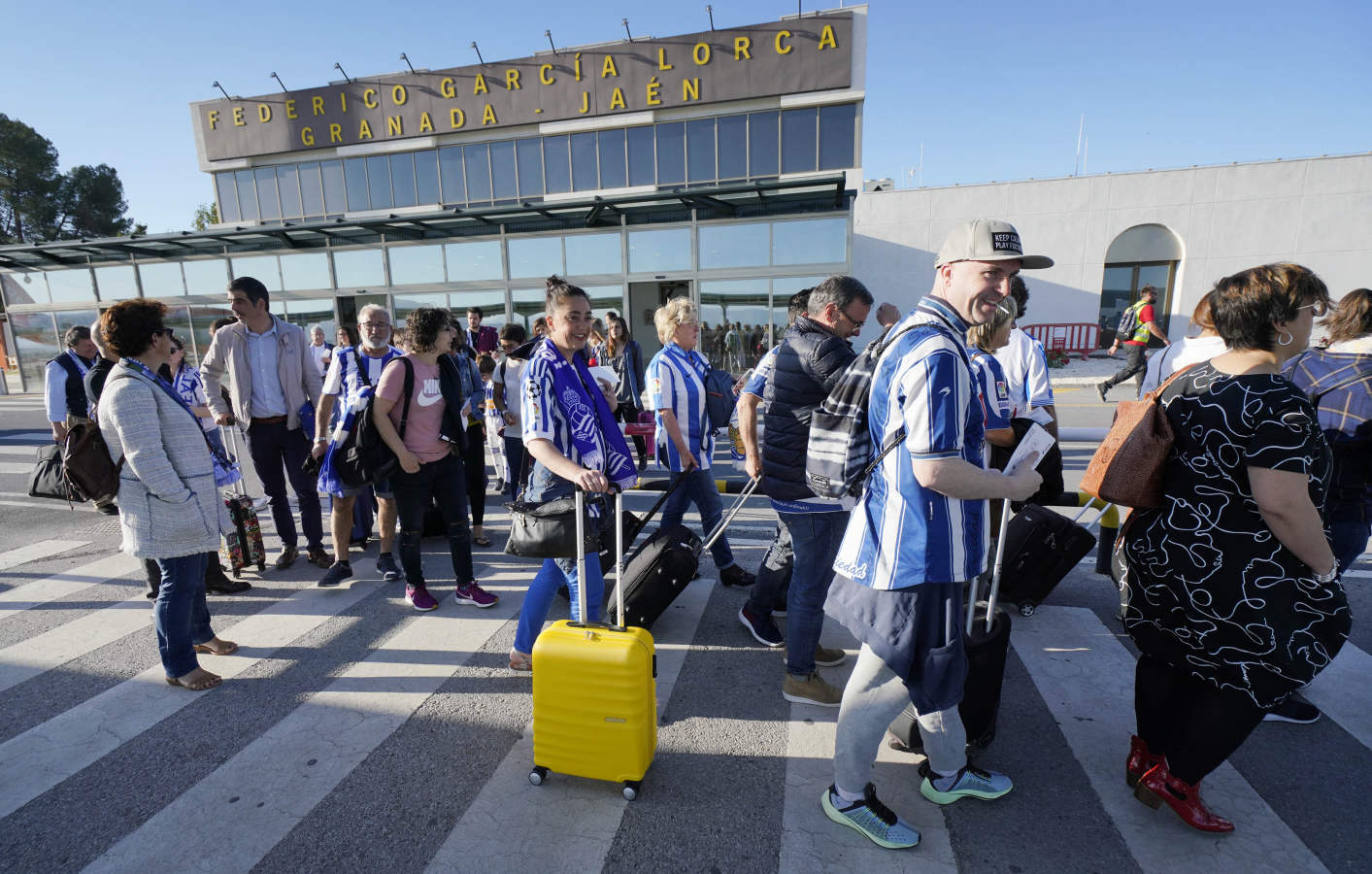 La expedición txuri urdin ha partido esta mañana de Granada dispuesta a celebrar un intenso día de homenajes