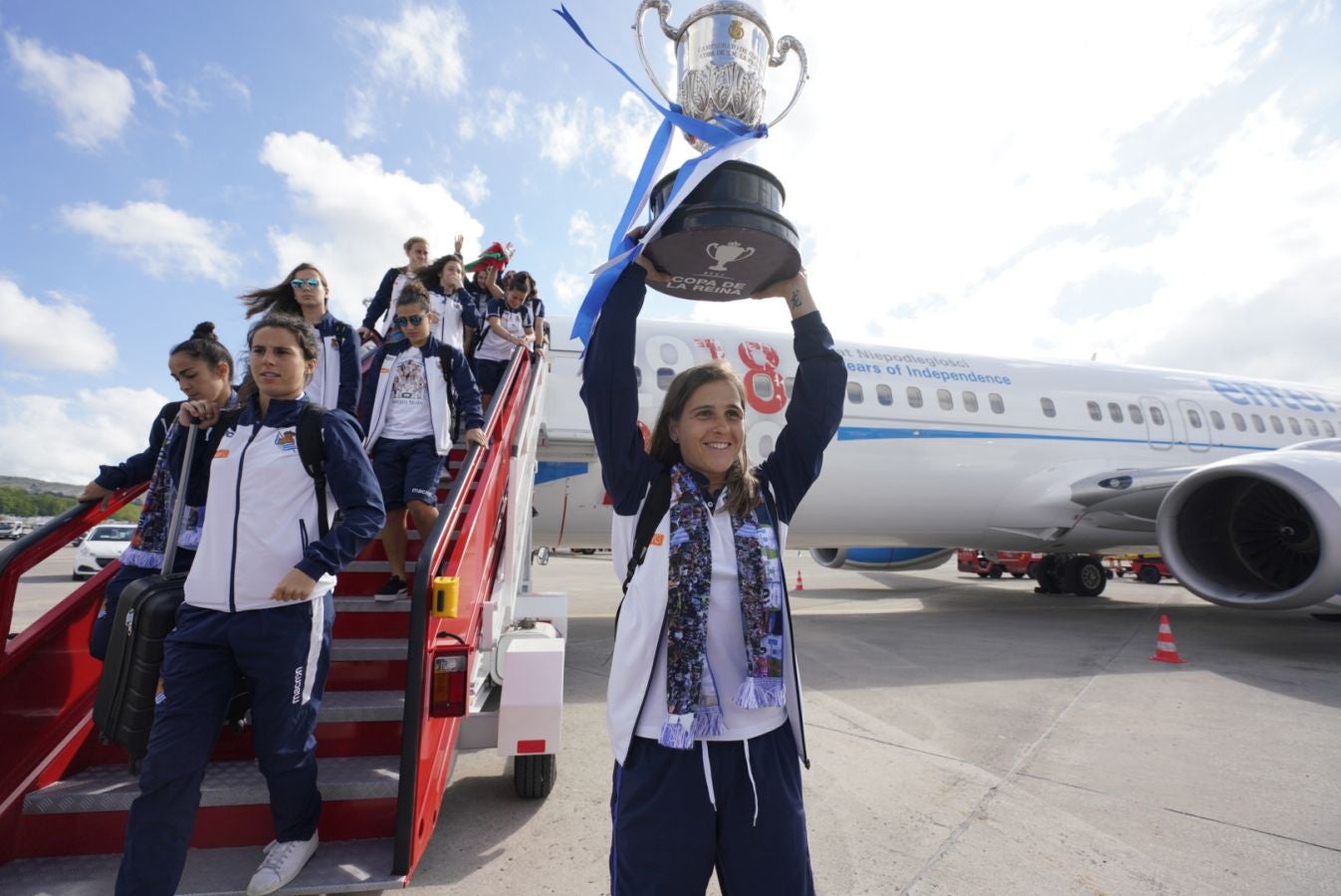 La expedición txuri urdin ha partido esta mañana de Granada dispuesta a celebrar un intenso día de homenajes