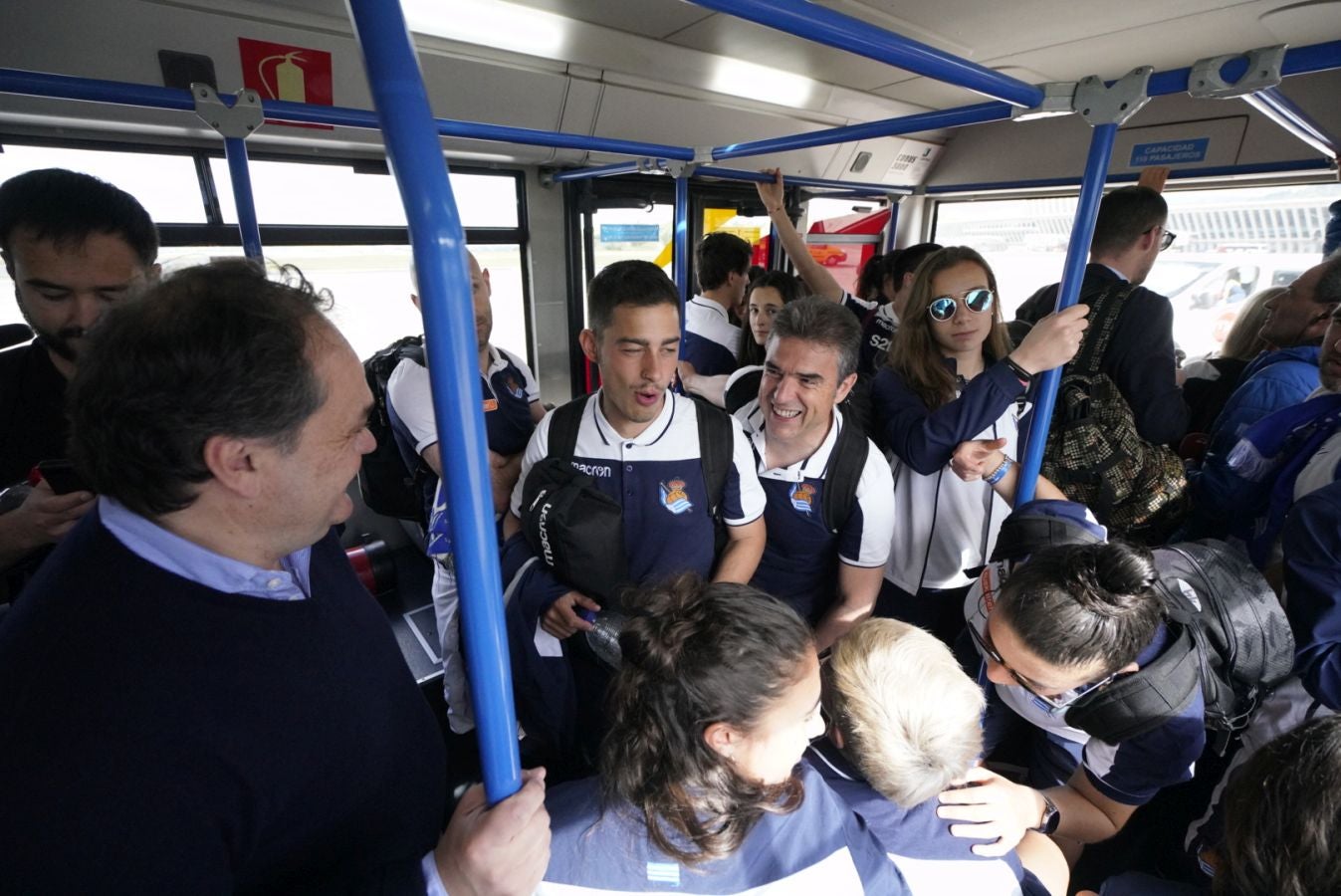 La expedición txuri urdin ha partido esta mañana de Granada dispuesta a celebrar un intenso día de homenajes