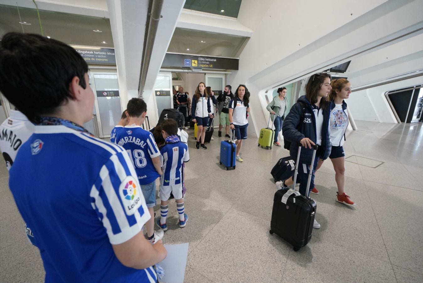 La expedición txuri urdin ha partido esta mañana de Granada dispuesta a celebrar un intenso día de homenajes