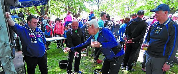 Animada y multitudinaria romería en Otala Zelai