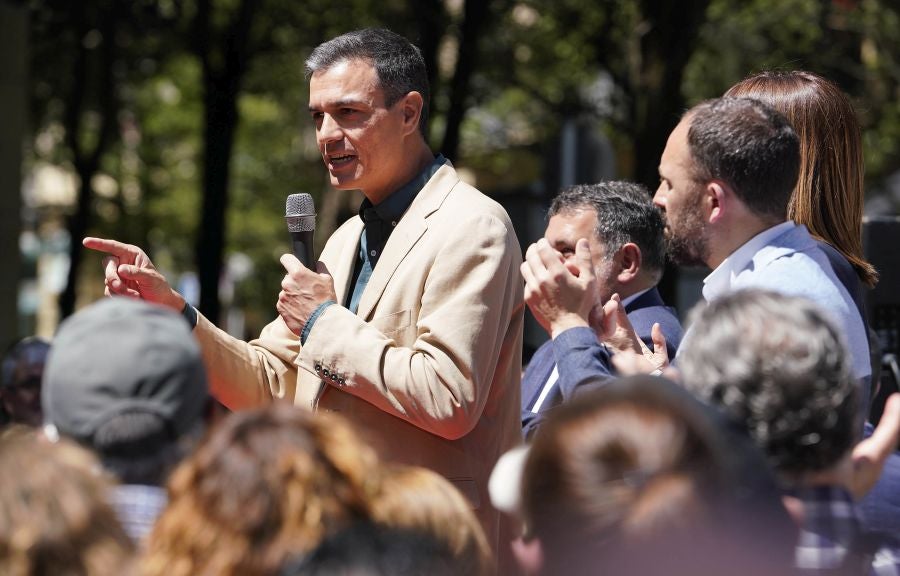 Sánchez ha participado en un acto electoral en San Sebastián junto con los candidatos a diputado general de Gipuzkoa, Denis Itxaso, y a la Alcaldía de la capital guipuzcoana, Ernesto Gasco,
