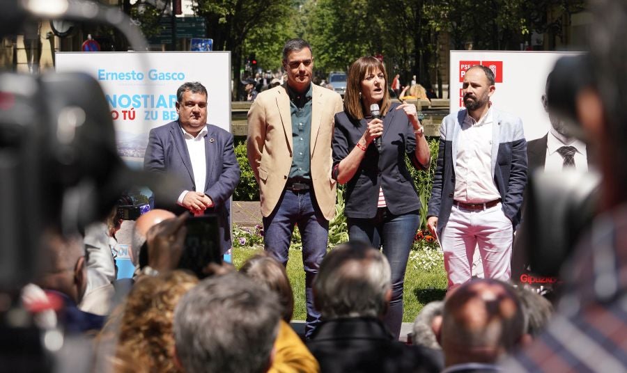 Sánchez ha participado en un acto electoral en San Sebastián junto con los candidatos a diputado general de Gipuzkoa, Denis Itxaso, y a la Alcaldía de la capital guipuzcoana, Ernesto Gasco,