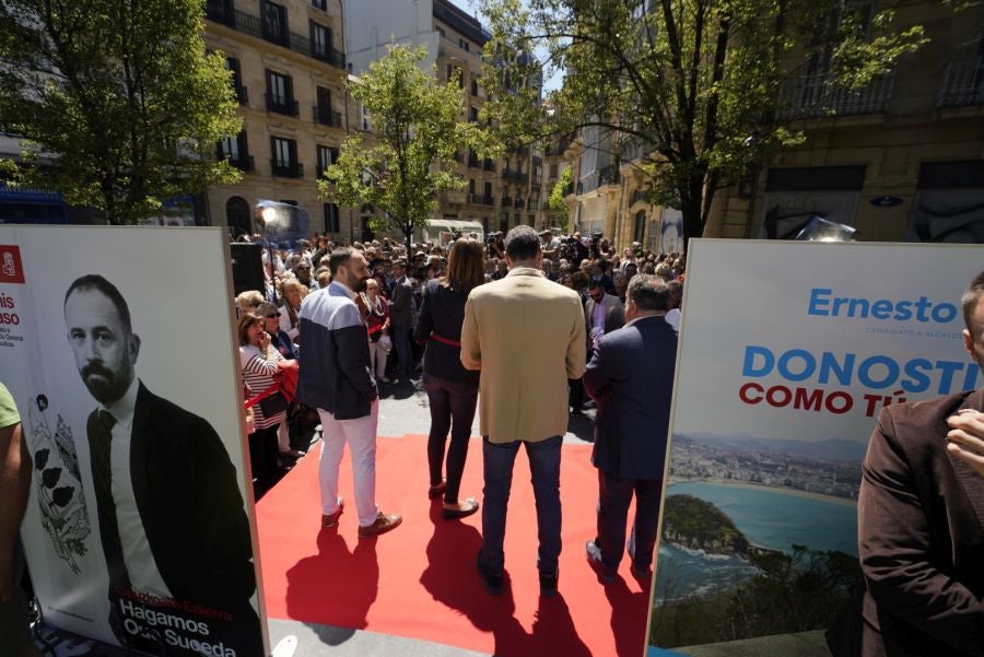 Sánchez ha participado en un acto electoral en San Sebastián junto con los candidatos a diputado general de Gipuzkoa, Denis Itxaso, y a la Alcaldía de la capital guipuzcoana, Ernesto Gasco,