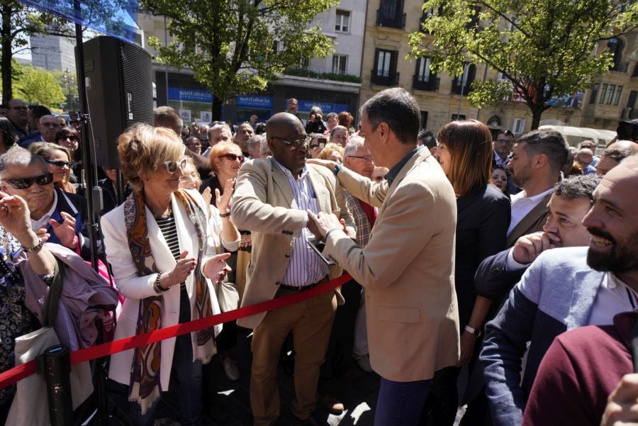 Sánchez ha participado en un acto electoral en San Sebastián junto con los candidatos a diputado general de Gipuzkoa, Denis Itxaso, y a la Alcaldía de la capital guipuzcoana, Ernesto Gasco,