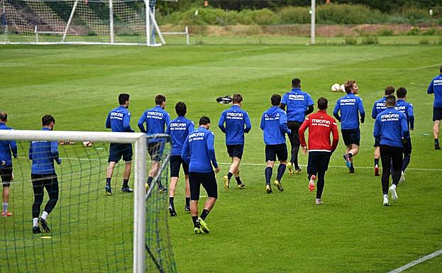 La Real, a pesar de haber acabado su temporada, se ejercitó este lunes en Zubieta. 