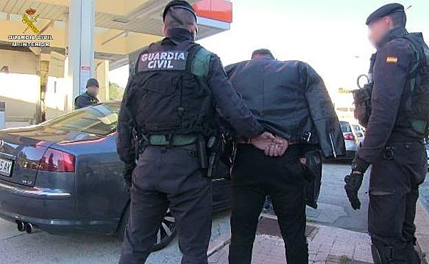 Detención de uno de los miembros de la banda dedicada a explotar mujeres en España.