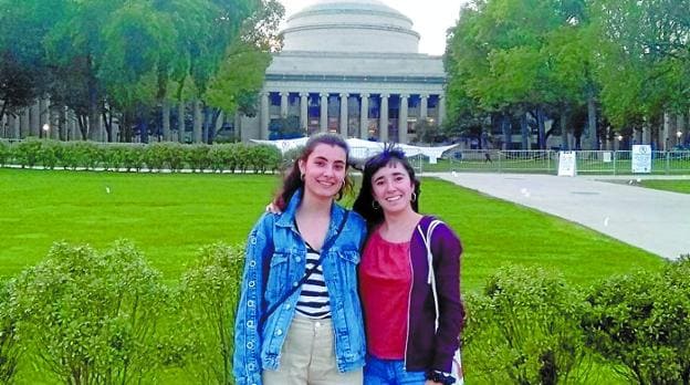 Las alumnas del Grado en Ingeniería de Energías Renovables Olatz Martínez e Idoia Díaz de Apodaca amplían su formación en Estados Unidos.