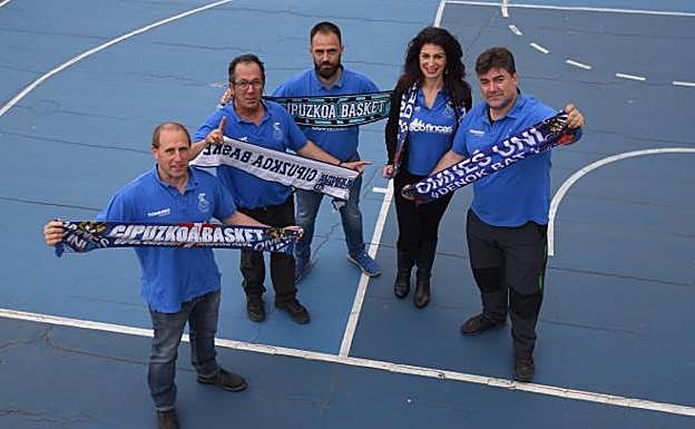 Desde la izquierda, Koldo Martínez, Miguel Rebollo, Raúl Apraiz, Marian Domínguez y Javi Vicioso. 