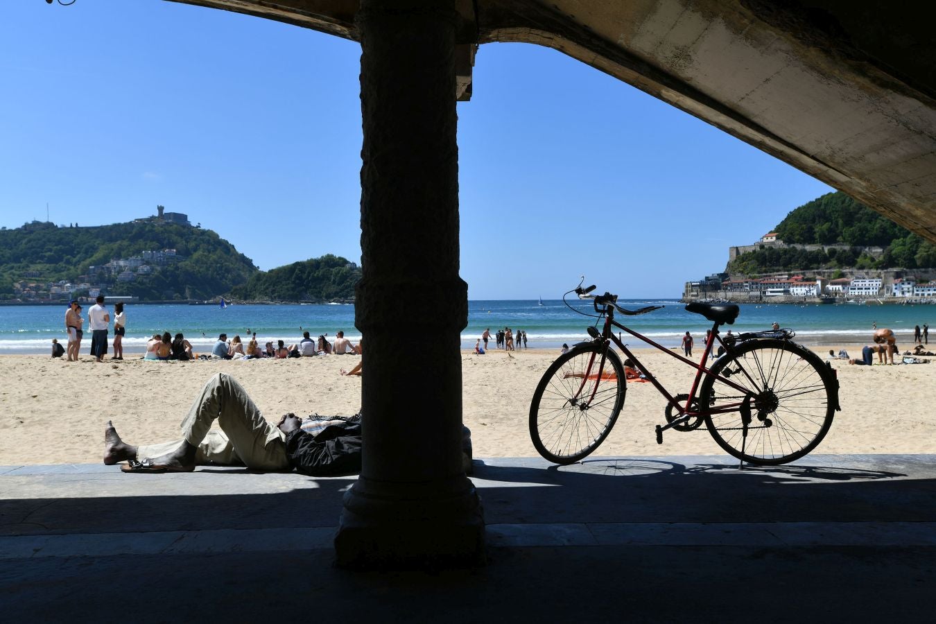 El sol luce en San Sebastián tras varias jornadas de lluvia