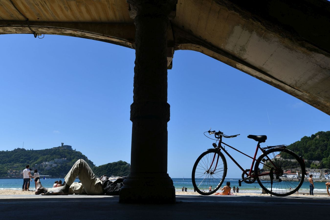 El sol luce en San Sebastián tras varias jornadas de lluvia