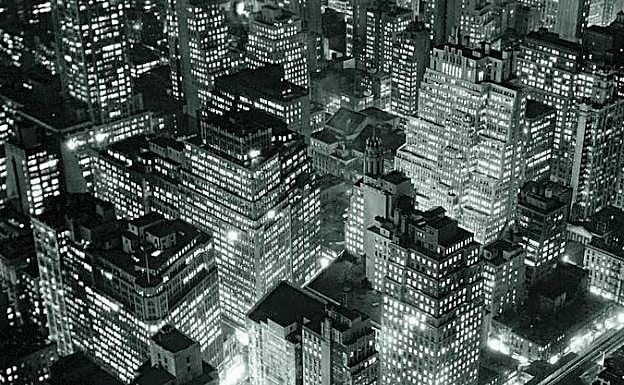 Vista aérea de Nueva York de noche, 20 de marzo de 1936. 