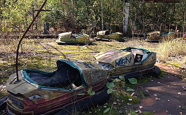 Imagen principal - El parque de atracciones de Prípiat es uno de los símbolos de la catástrofe. 