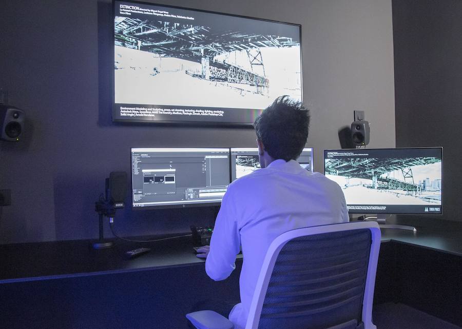 Las nuevas instalaciones de 2deo, en la primera planta de Tabakalera, han abierto sus puertas como una «nueva herramienta para impulsar la creación de productos de masa de éxito y en euskera», ha explicado Markel Olano, diputado general de Gipuzkoa, en el acto de inauguración de este laboratorio de audiovisuales.