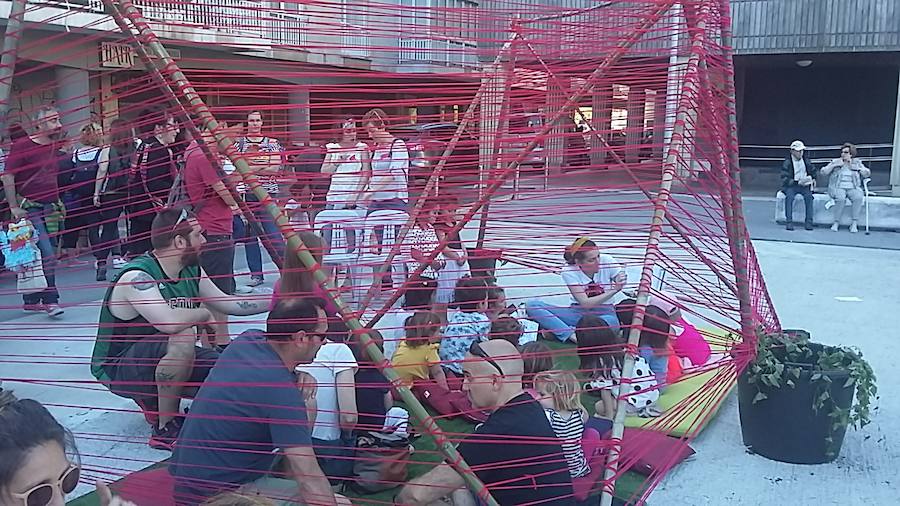 Este viernes ha comenzado una nueva edición del festial Olatu Talka que llena las calles de San Sebastián de actividades y eventos para todos los públicos
