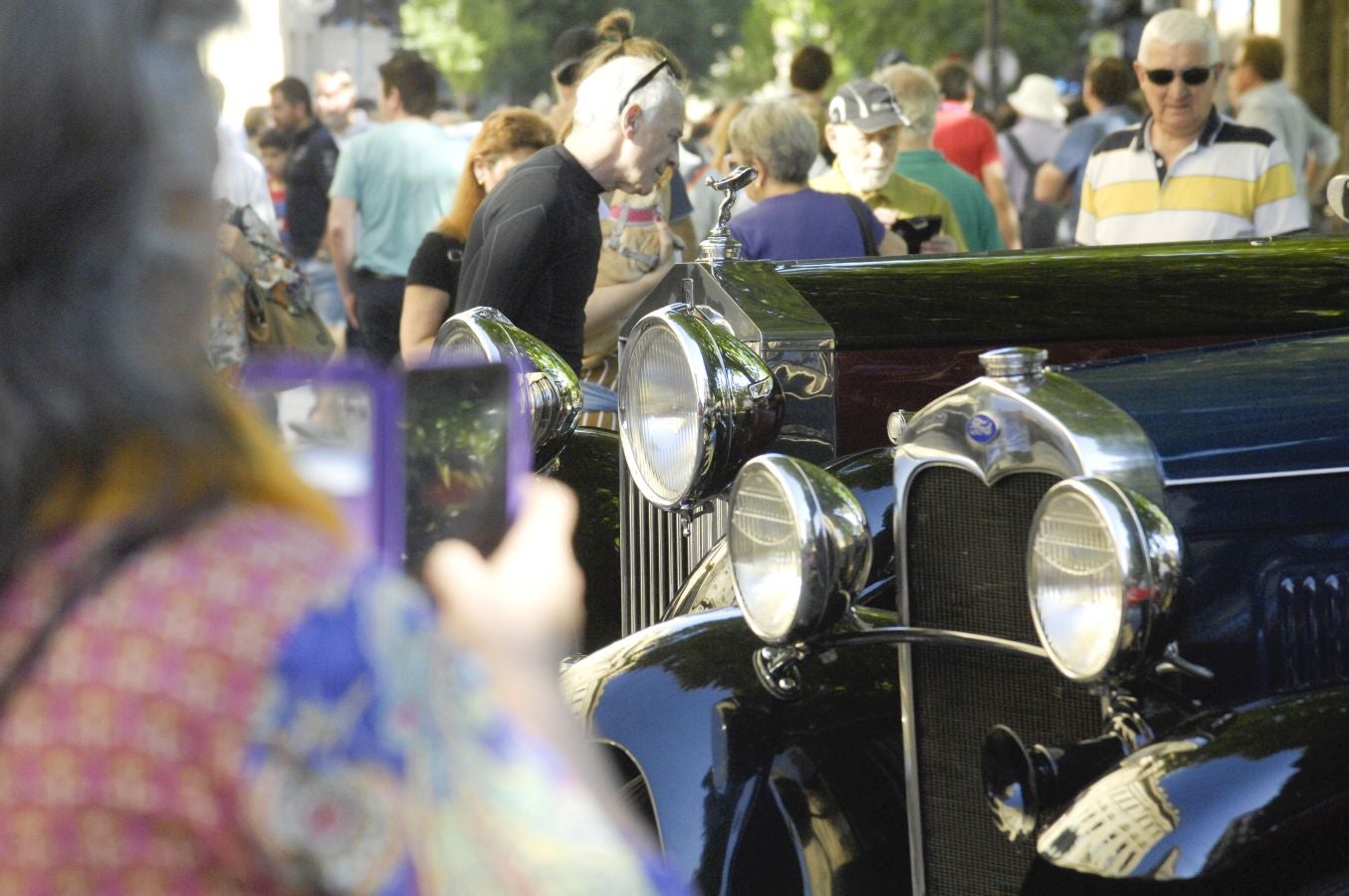 Donostia ha sido el epicentro del automovilismo clásico al celebrarse la tercera edición de la San Sebastián Circuit Spirit. Más de 80 vehículos clásicos, desde 1923 al 1969, y deportivos actuales de alta gama, han recorrido parte de Gipuzkoa y de Iparralde.