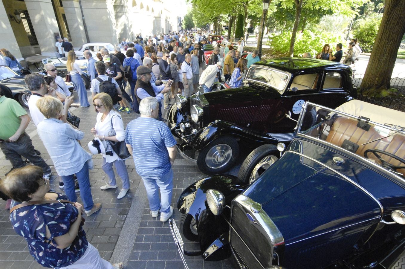 Donostia ha sido el epicentro del automovilismo clásico al celebrarse la tercera edición de la San Sebastián Circuit Spirit. Más de 80 vehículos clásicos, desde 1923 al 1969, y deportivos actuales de alta gama, han recorrido parte de Gipuzkoa y de Iparralde.