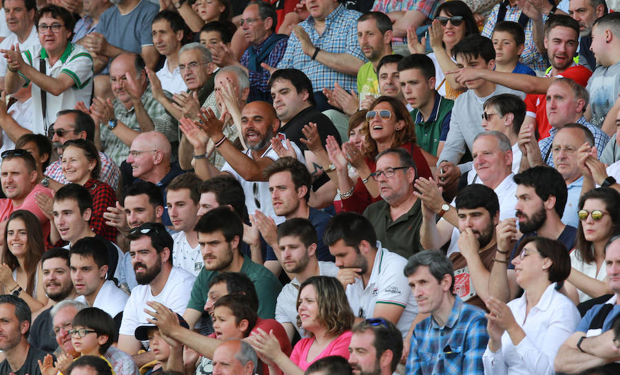 Los irundarras se impusieron por 2-0 al Jumilla para certificar la permanencia en 2ª B una temparada más