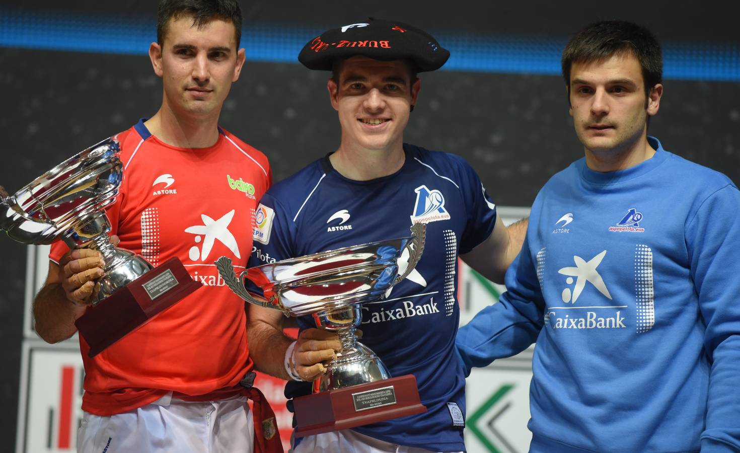 El de Arama se ha impuesto en una disputada final del Manomanista. Urrutikoetxea le ha plantado cara, pero el vizcaíno no ha podido con la fuerza del pelotari guipuzcoano.