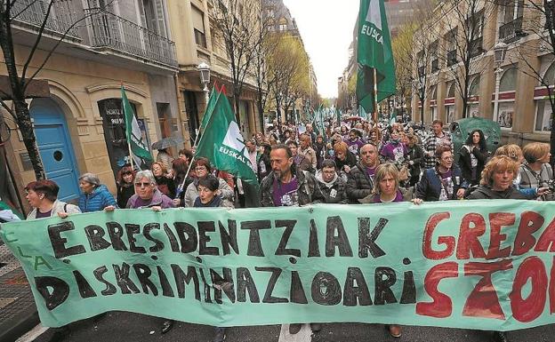Trabajadoras de residencias de Gipuzkoa, en una de las manifestaciones celebradas.