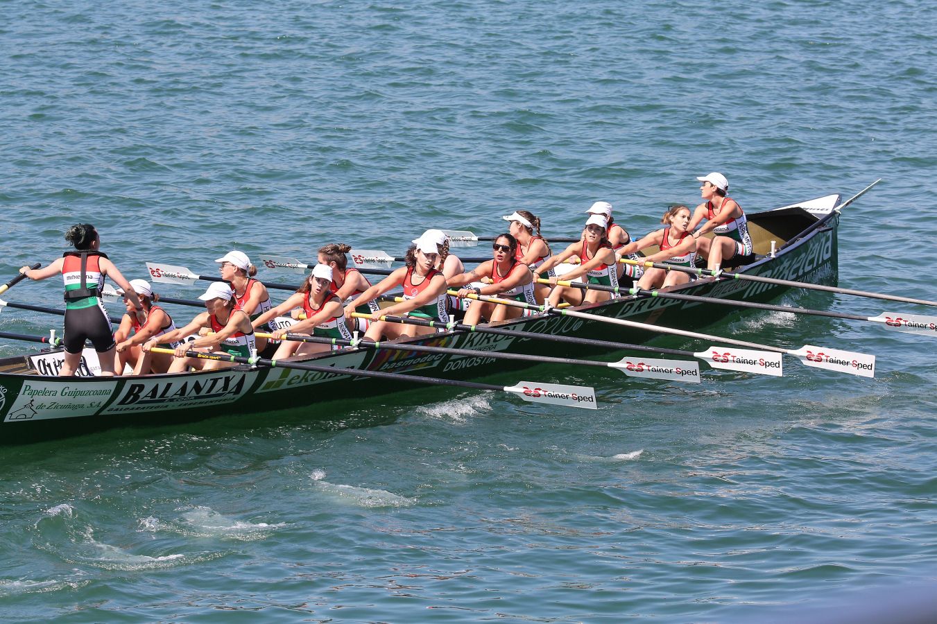 La 'Madalen' marca un tiempo de 11.04:44 y se consolida como líder de la segunda categoría femenina