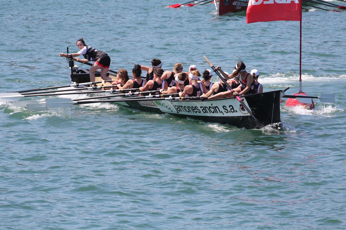 La 'Madalen' marca un tiempo de 11.04:44 y se consolida como líder de la segunda categoría femenina