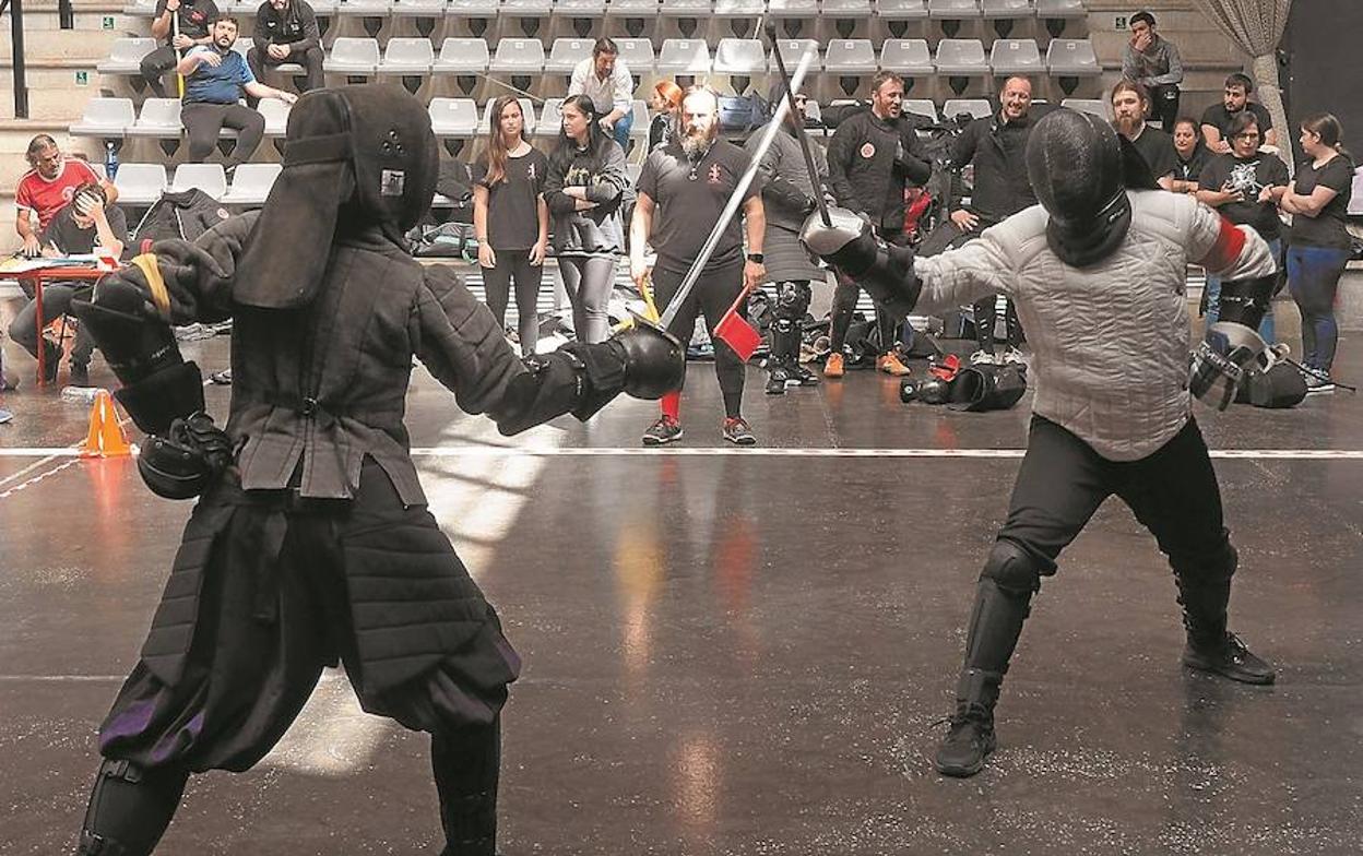 Esgrima histórica. Se celebraron casi trescientos combates durante el sábado y el domingo. 