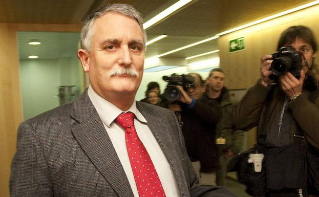 El exdirector de Hacienda Víctor Bravo se enfrenta a 9 años de cárcel acusado de fraude fiscal